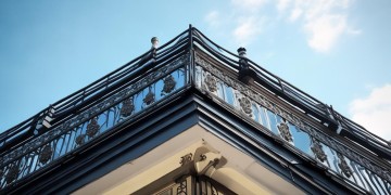 楼顶平台护栏物业会维修吗?